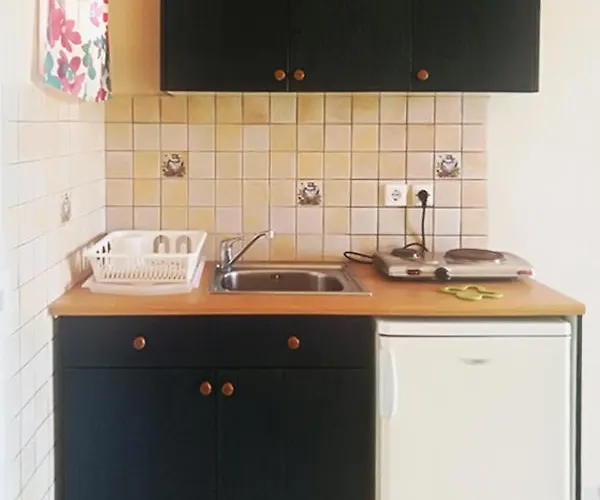 Kamini Apartament Kávos